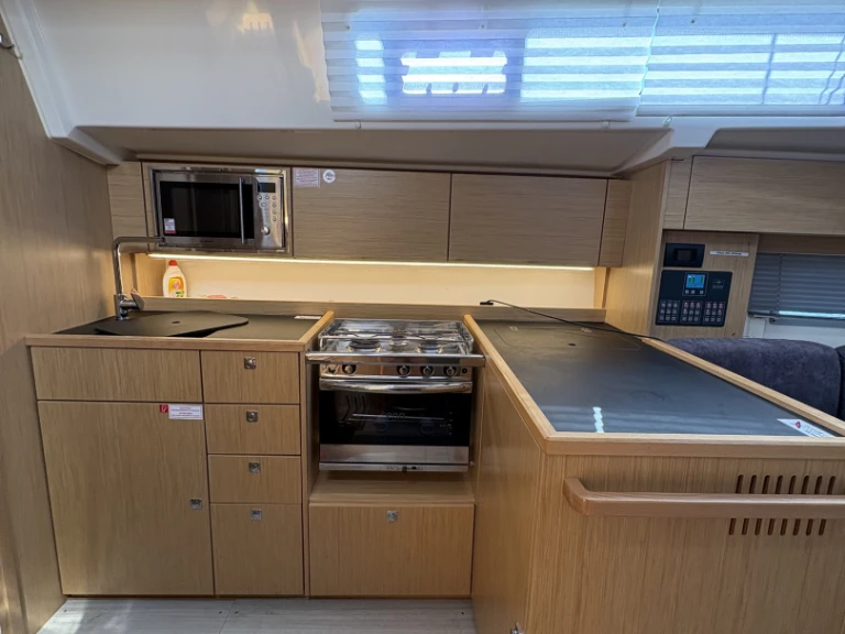 Sailboat to hire Punat at the best price