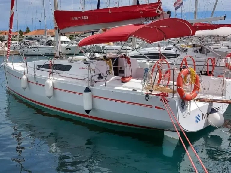 Yacht charter Pula - Elan Elan 350 Performance on SamBoat