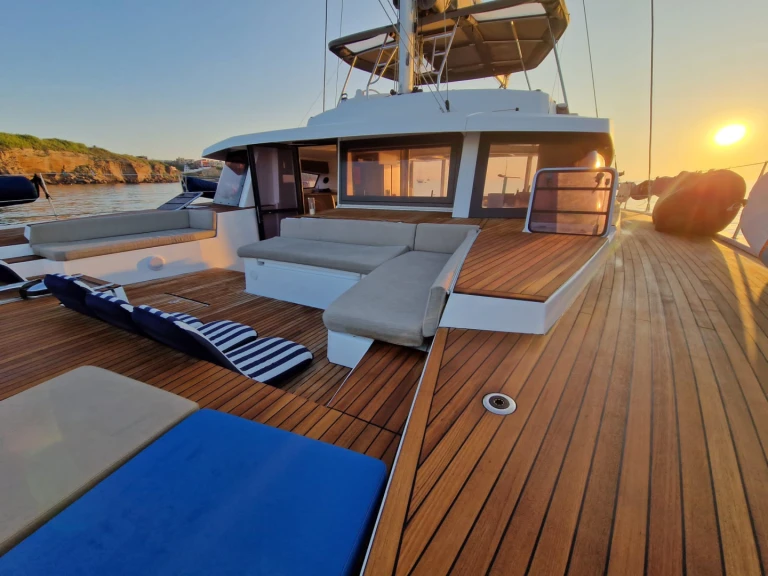 Hire Catamaran Bali with a boat licence