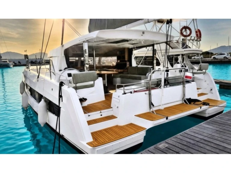 Catamaran to hire Bridgetown at the best price