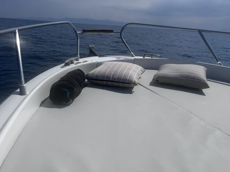 Charter a Sessa Marine Key Largo 22 Cabine in Le Barcarès on Samboat