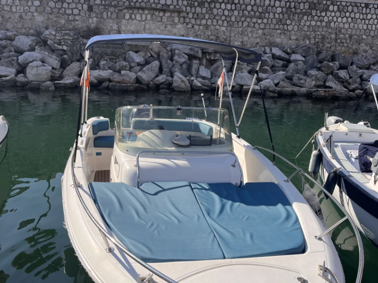 Yacht hire La Condamine cheap Azura 650 WA