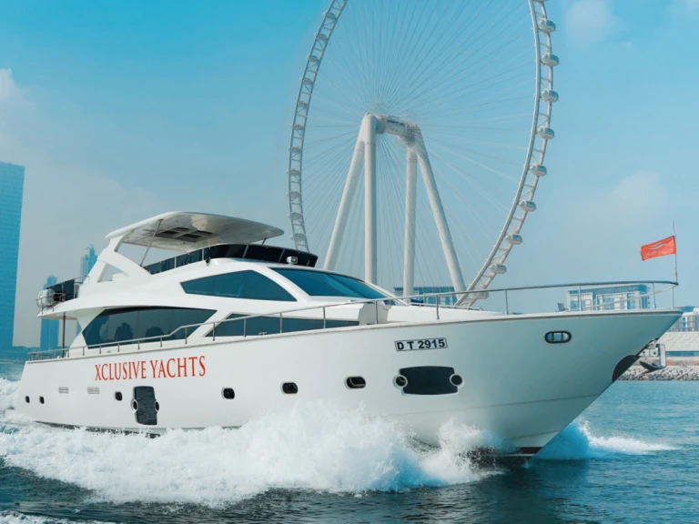 Hire Luxury Yacht Azimut with a boat licence