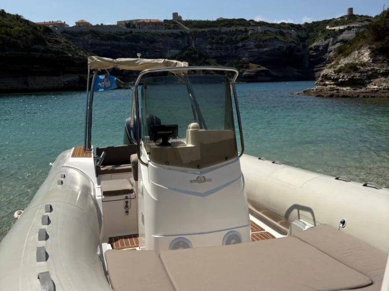Yacht charter Bonifacio - Capelli Tempest 770 on SamBoat