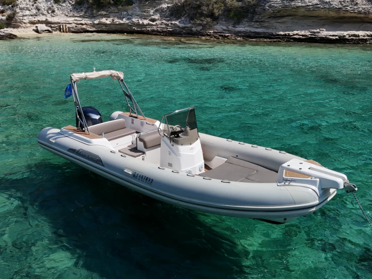 RIB hire in Bonifacio - Capelli Tempest 770