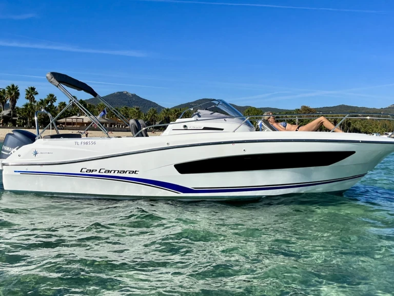 Yacht charter Port Cogolin - Jeanneau Cap Camarat 7.5 WA Serie 2 on SamBoat