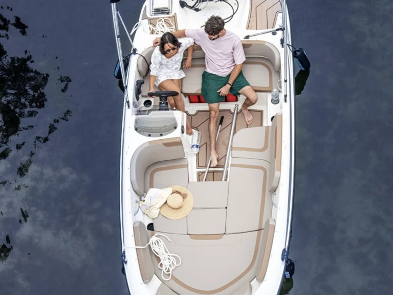 Motorboat to hire Marseille at the best price