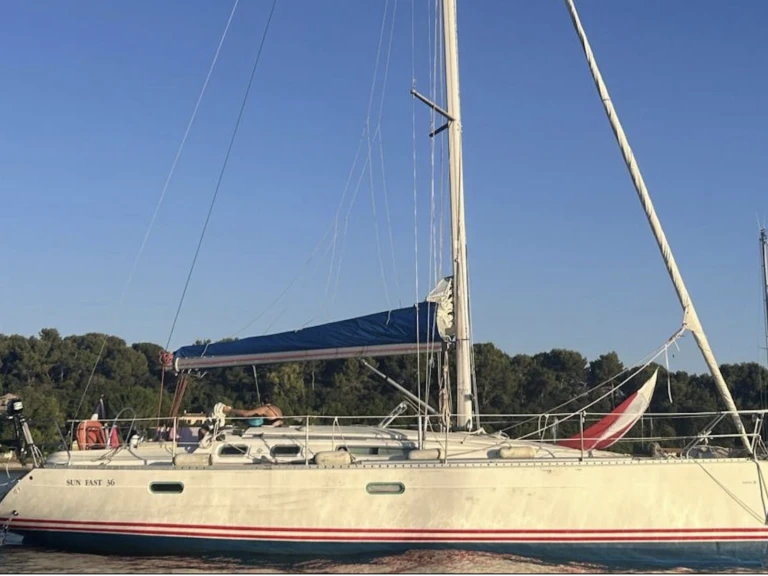 Hire a Jeanneau Sun Fast 36 Hyères