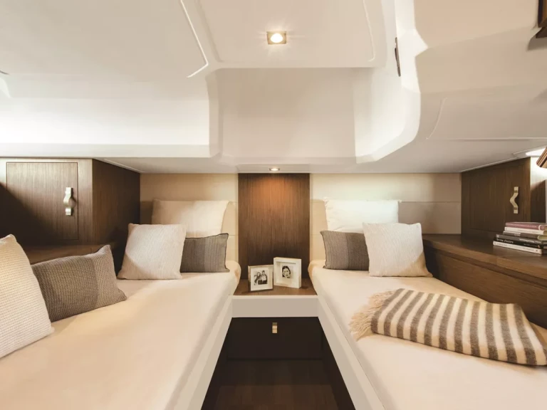 Motorboat to hire Mandelieu-la-Napoule at the best price