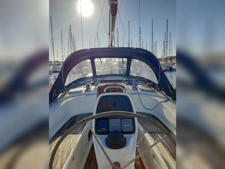 Hire Sailboat Bavaria with a boat licence