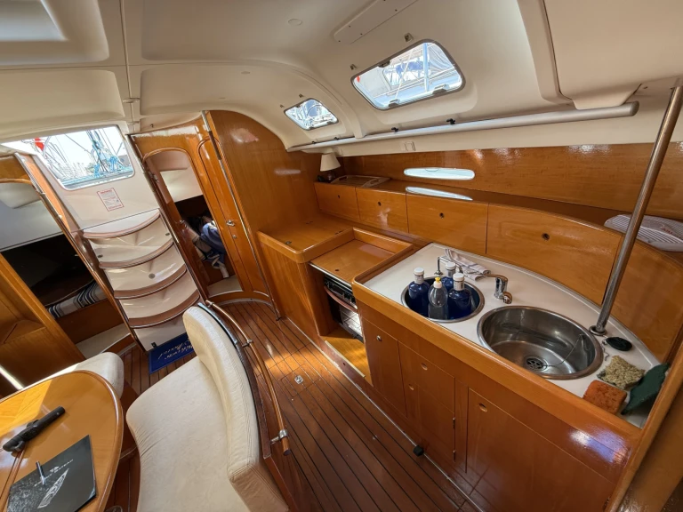 Hire Sailboat Bénéteau with a boat licence