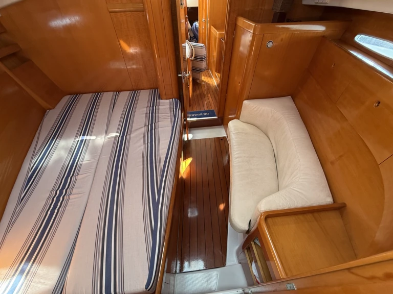 Yacht charter Saint-Cyprien - Bénéteau First 42 S7 on SamBoat