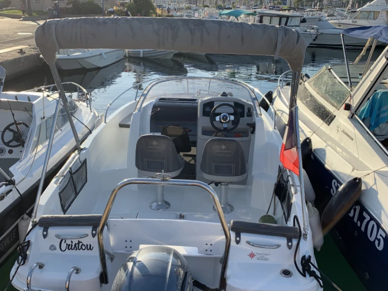 Jeanneau Cap Camarat 5.5 WA Serie 2 charter bareboat or skippered in  Cavalaire-sur-Mer