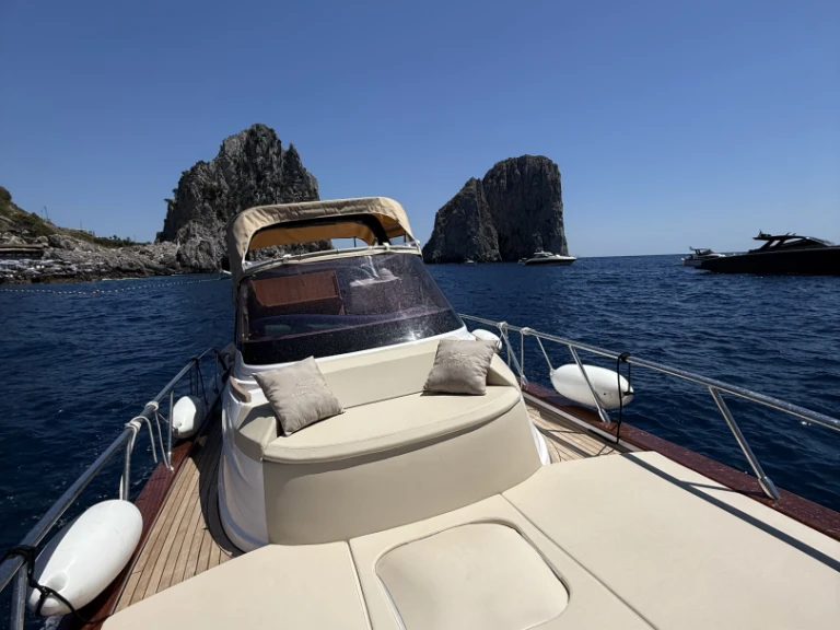 Hire Motorboat with or without skipper Mimi Capri