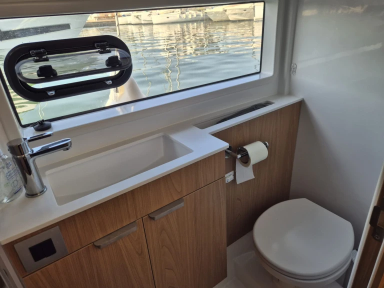 Catamaran to hire Bridgetown at the best price
