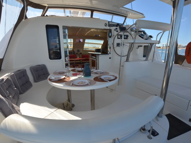 Yacht charter La Capte - Leopard Leopard 40 on SamBoat