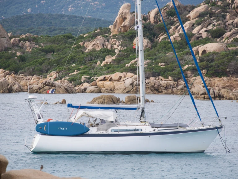Hire Sailboat Moody with a boat licence
