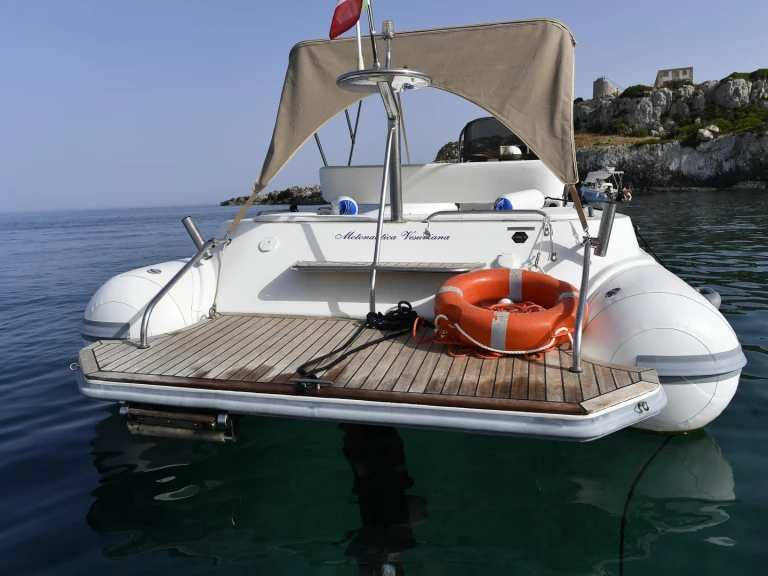 Hire RIB Motonautica-Vesuviana with a boat licence