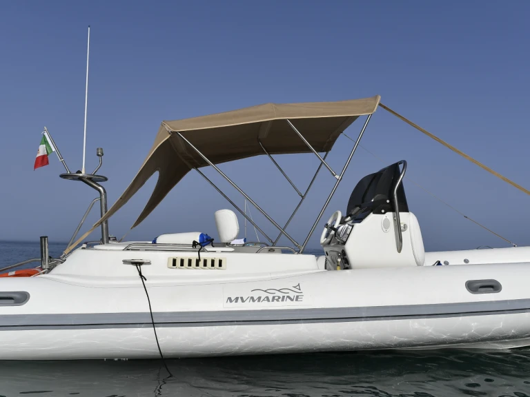 Hire RIB Motonautica-Vesuviana with a boat licence
