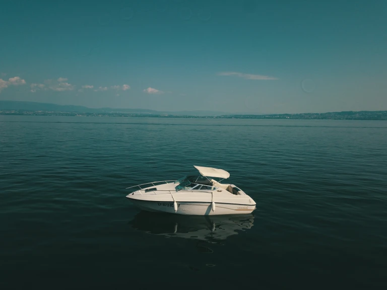 Yacht charter Évian-les-Bains - Crownline Crownline 210 CCR on SamBoat