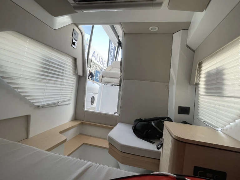 Hire Motorboat with or without skipper Highfield La Trinité-sur-Mer