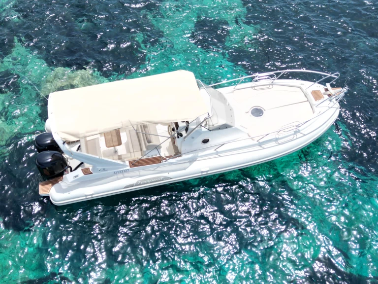 RIB hire in Porto-Vecchio - Capelli Tempest 1000 WA