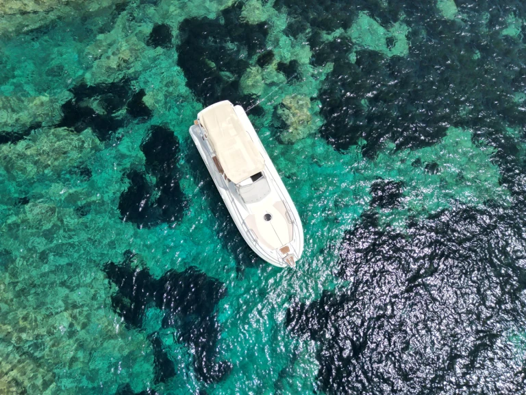 Hire RIB Capelli with a boat licence