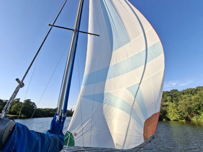 Hire Sailboat with or without skipper Bénéteau Nantes