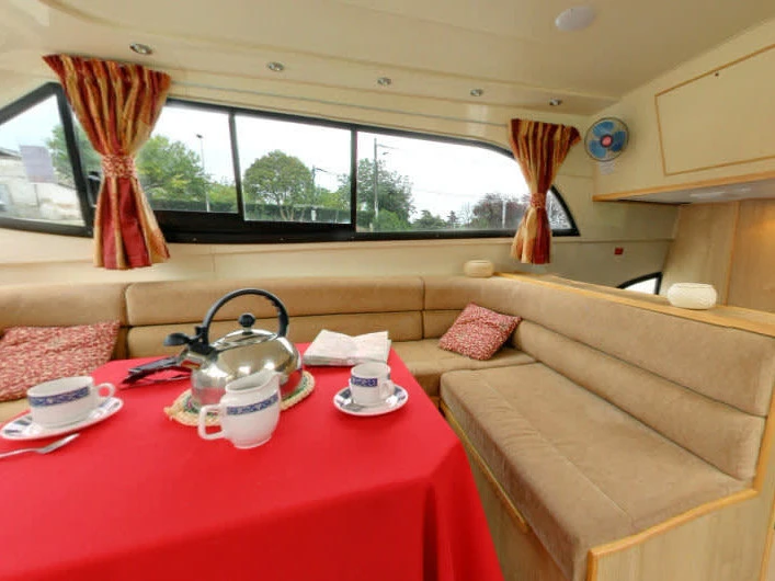 Hire Motorboat with or without skipper Le Boat Trèbes