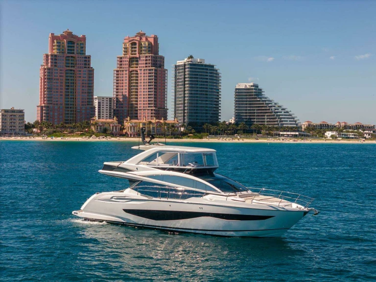 Hire Luxury Yacht with or without skipper Pearl Miami