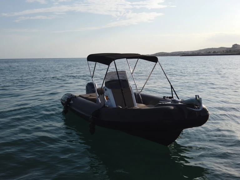 Hire a Maestrale Fun 650 Port de Sitges Aiguadolç