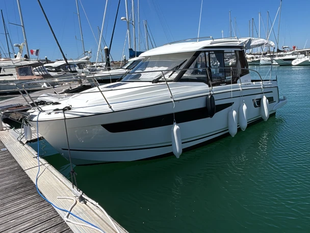 Jeanneau Merry Fisher 895 charter bareboat or skippered in  Pornichet