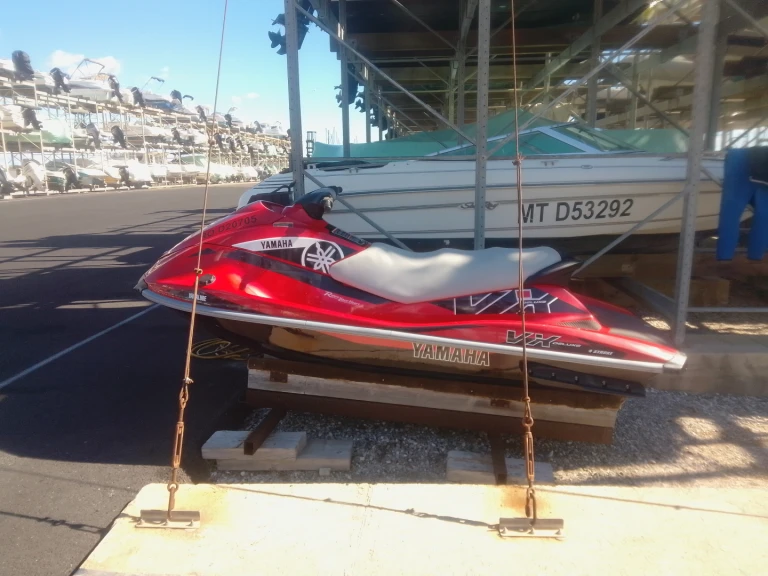 Hire Jet ski Yamaha with a boat licence