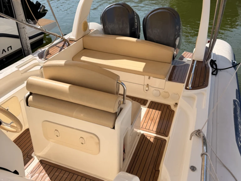 Yacht charter Empuriabrava - Capelli Tempest 900 Cabine on SamBoat