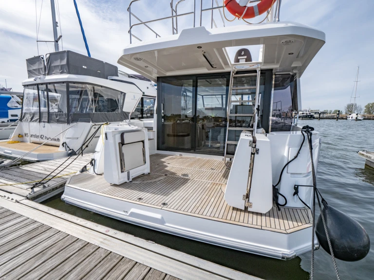 Yacht charter Kröslin - Bénéteau Swift Trawler 35 on SamBoat