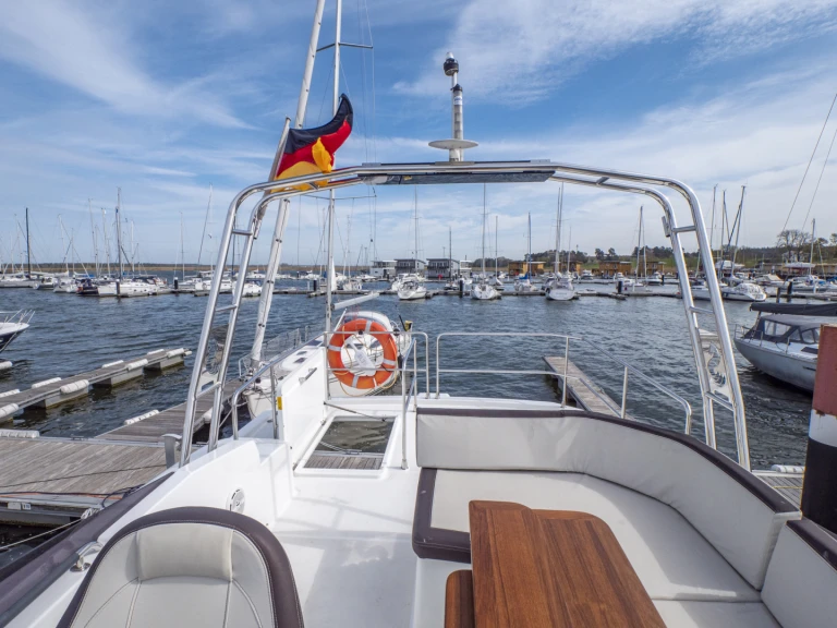 Yacht hire Kröslin cheap Swift Trawler 35