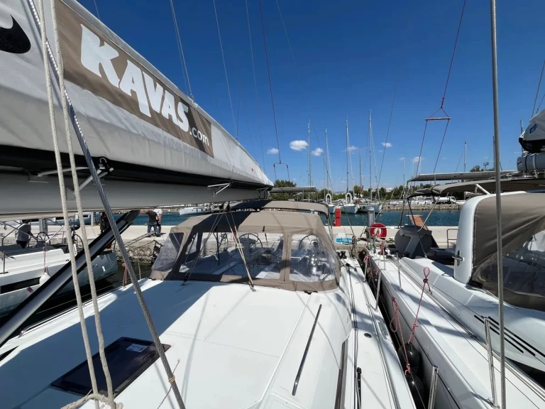 Hire Sailboat with or without skipper Bénéteau Alimos