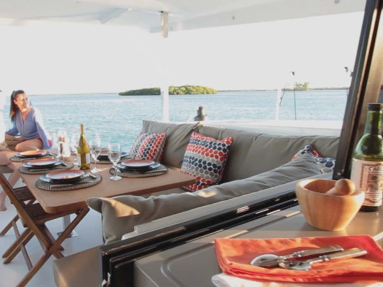 Yacht hire Lefkáda cheap Lucia 40