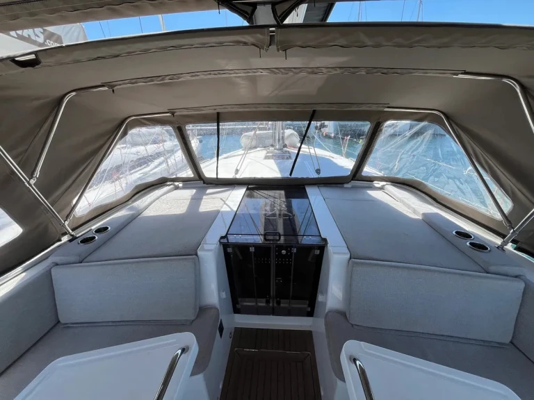 Yacht charter Alimos - Bénéteau Oceanis 47 - 5 cab. on SamBoat