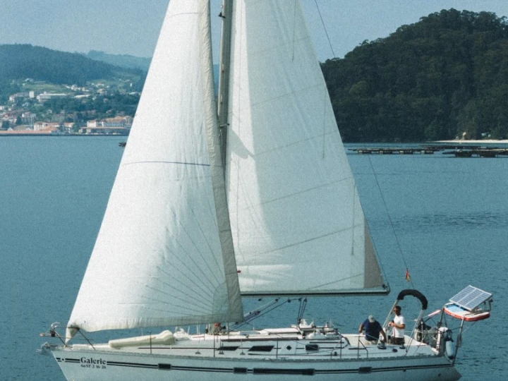 Hire a Jeanneau Sun Odyssey 42 Combarro