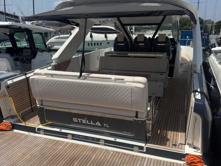 Motorboat hire in Port Cogolin - Jeanneau DB 37