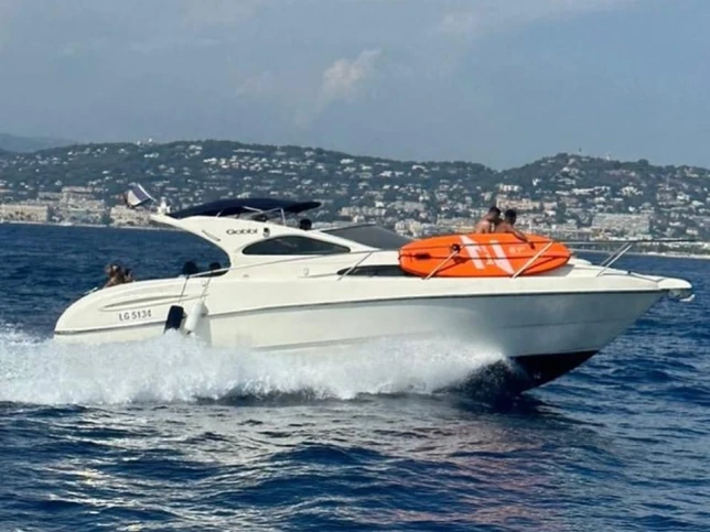 Hire Motorboat Gobbi with a boat licence