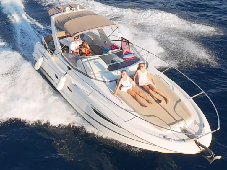 Charter a Jeanneau Leader 8 in Mandelieu-la-Napoule on Samboat