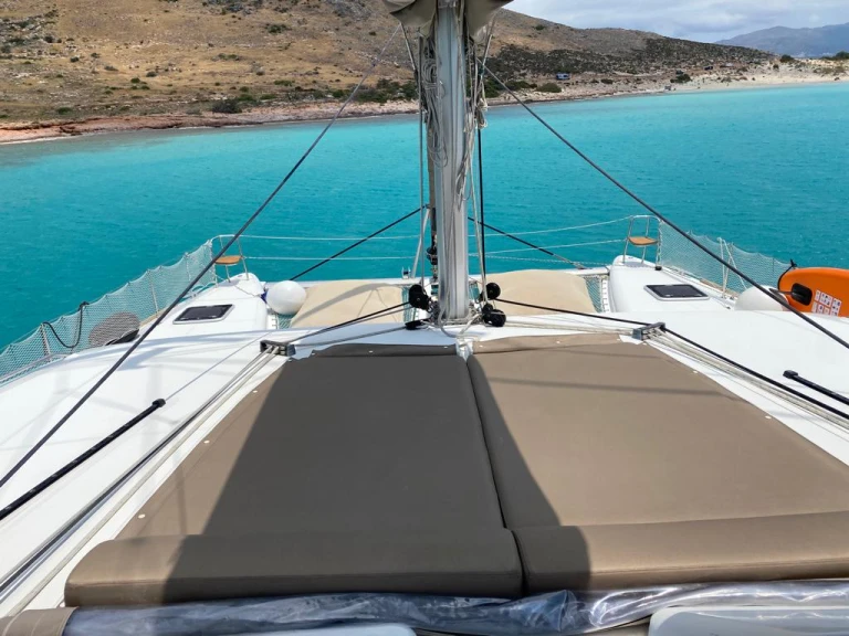 Hire Catamaran Lagoon with a boat licence