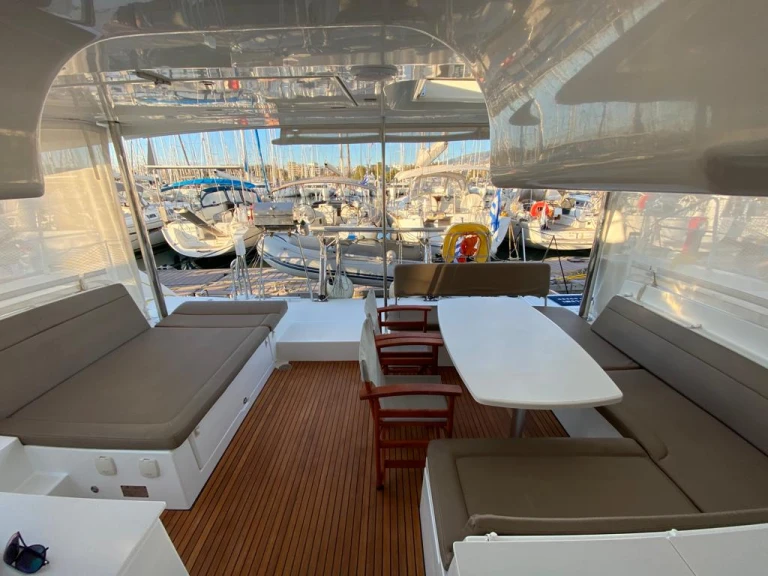 Catamaran to hire Kallithea at the best price