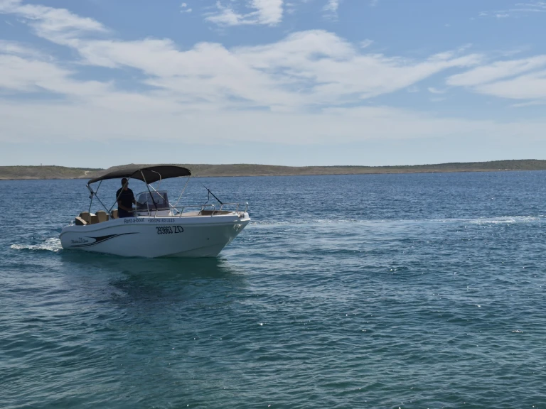 Hire Motorboat Marine Site with a boat licence
