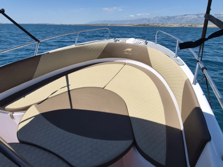 Marine Site Marine 21 charter bareboat or skippered in  Nin