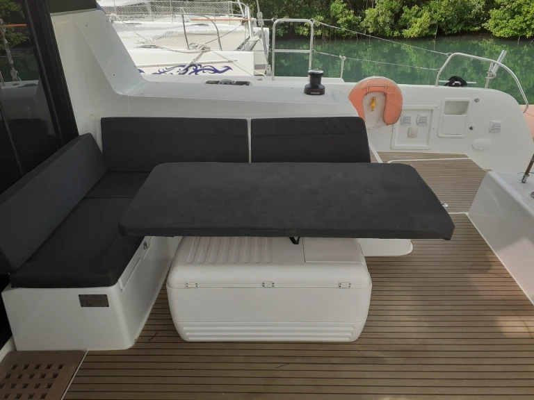 Lagoon Lagoon 42 charter bareboat or skippered in  Saint Vincent (Island)