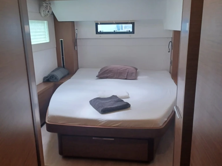Hire Catamaran with or without skipper Lagoon Le Marin