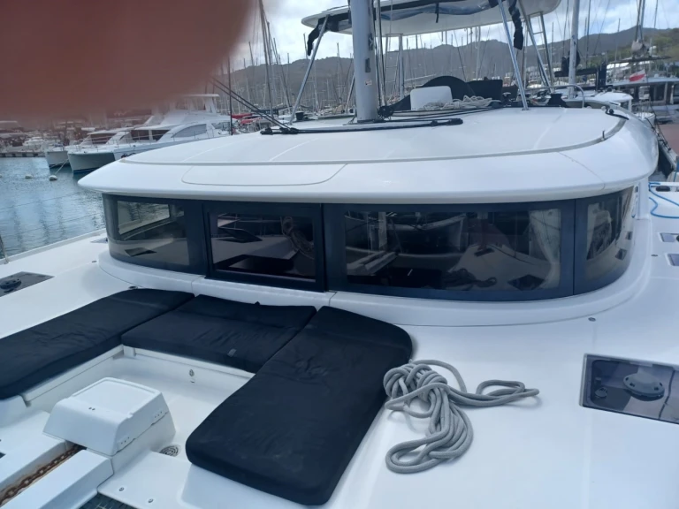 Catamaran to hire Le Marin at the best price